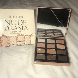 Bobbi Brown Nude Drama eye pallette